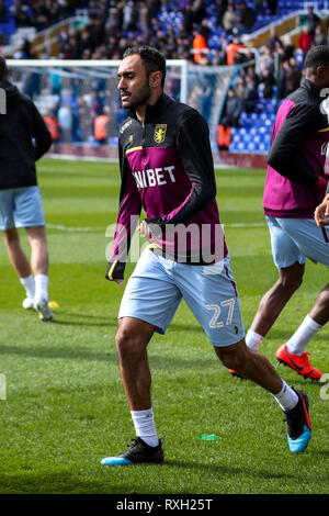 Birmingham, Regno Unito. Il 10 marzo 2019. EFL Campionato di calcio, Birmingham City versus Aston Villa; Ahmed Elmohamady di Aston Villa riscalda-up prima al match di credito: Azione Plus immagini di sport/Alamy Live News Foto Stock