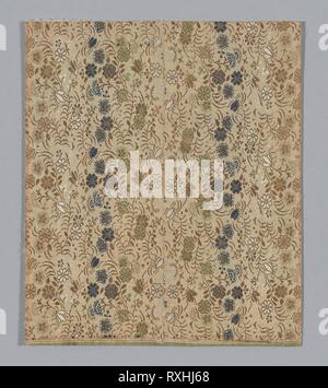 Frammento. Il Giappone. Data: 1775-1800. Dimensioni: 24,5 x 29 cm (9 5/8 x 11 3/8 in.). Composto liscio twill, seta e carta dorato; 2 strisce di M.M. Provenienza: Giappone. Museo: Chicago Art Institute. Foto Stock