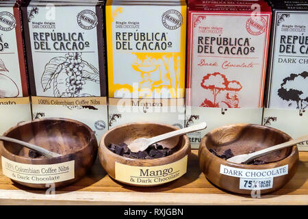 Cartagena Colombia,Republica del cacao,store,shopping shopper shopping shop negozi mercati di mercato acquisti di mercato di vendita, negozio al dettaglio negozi busine Foto Stock