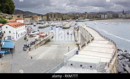 Vecchio hardbour Donostia a San Sebastian Paese Basco in Spagna Foto Stock