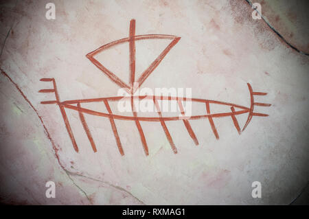 Jimena de la Frontera, Cadice - marzo 3rd, 2019: Laja Alta Rock shelter dipinti. Replica. Prima le navi a vela raffigurato. Un montante e righe Foto Stock