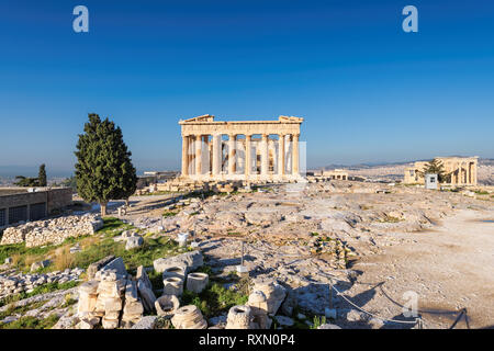 Acropolis hill con il Partenone tempio di Atene, Grecia Foto Stock