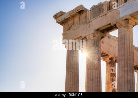 Antiche colonne del Partenone tempio di Acropoli di Atene, Grecia. Foto Stock