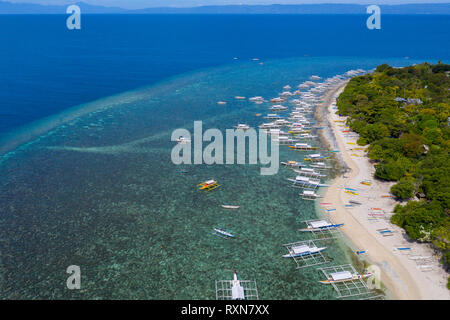 Veduta aerea dell'Isola di Balicasag, Bohol, Filippine Foto Stock