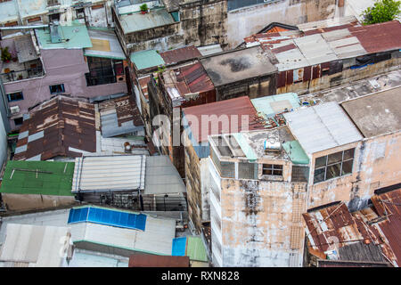 Ols edifici nella città di Ho Chi Minh, Vietnam Foto Stock