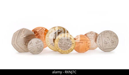 Il denaro NEL REGNO UNITO, set di corrente delle monete Britanniche, isolata contro uno sfondo bianco Foto Stock