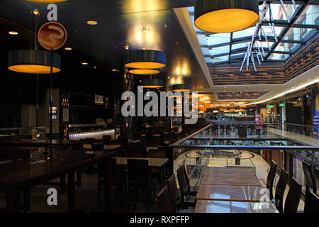 Food Hall nel centro della Berlino occidentale vicino a Potsdamer Platz di Berlino Foto Stock