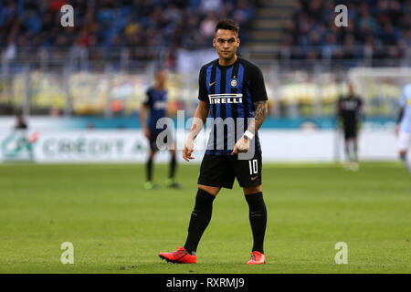 Milano, Italia. Il 10 marzo 2019. Lautaro Martinez di FC Internazionale in azione durante la Serie A match tra FC Internazionale e Spal. Credito: Marco Canoniero/Alamy Live News Foto Stock