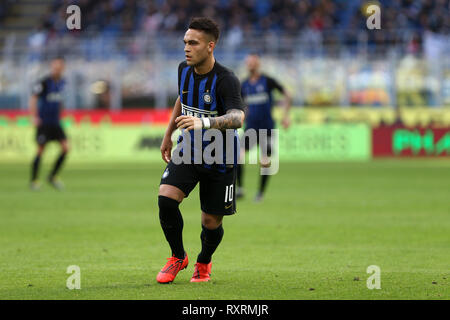 Milano, Italia. Il 10 marzo 2019. Lautaro Martinez di FC Internazionale in azione durante la Serie A match tra FC Internazionale e Spal. Credito: Marco Canoniero/Alamy Live News Foto Stock