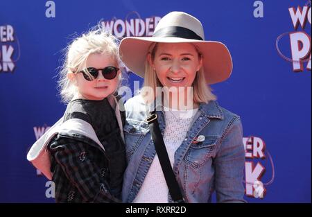 Los Angeles, CA, Stati Uniti d'America. Decimo Mar, 2019. All'arrivo per WONDER PARK Premiere, Regency Village Theatre - Westwood, Los Angeles, CA Marzo 10, 2019. Credito: Elizabeth Goodenough/Everett raccolta/Alamy Live News Foto Stock