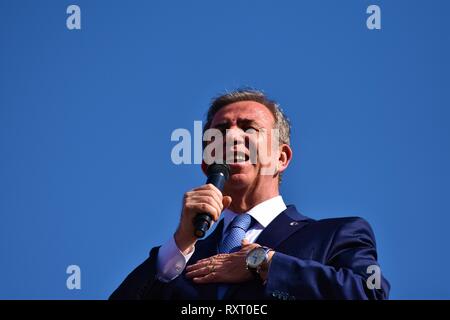 Ankara, Turchia. Decimo Mar, 2019. Mansur Yavas, il mayoral candidato del principale partito d opposizione il repubblicano del Partito Popolare (CHP) e dell'opposizione turca blocco per il Metropolitan comune, parla durante un rally prima delle elezioni locali impostato su 31.03.2019. Credito: Altan Gocher | in tutto il mondo di utilizzo/dpa/Alamy Live News Foto Stock