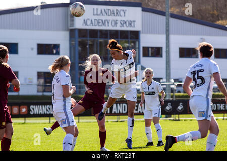 Swansea City host Cardiff si è riunito a Llandarcy Sports Academy. Un 0-0 è stata abbastanza per fissare il Welsh Premier della Lega delle Donne per ottenere il TEM. Credito: Lewis Mitchell Foto Stock