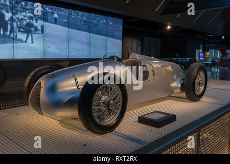 RIGA, Lettonia-Febbraio 18, 2019: 1936 Auto Union V16 nella riga Motor Museum Foto Stock