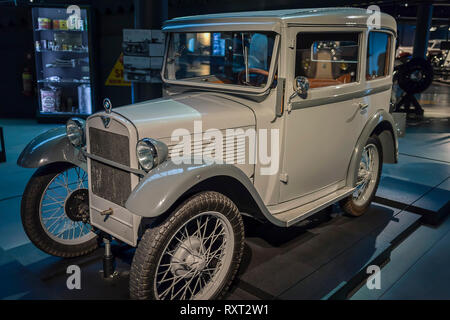 RIGA, Lettonia-Febbraio 18, 2019: 1931 BMW 3-15 PS nella riga Motor Museum Foto Stock