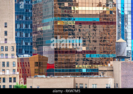 Il vecchio e il nuovo fianco a fianco Foto Stock
