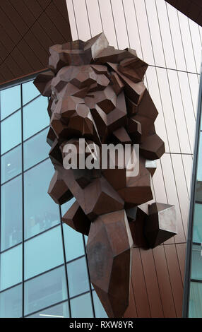 I Lions simbolico in testa in occasione del Forum Shopping Mall in Gdansk Foto Stock