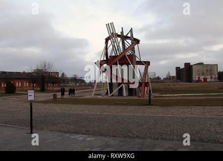 Torre Tatlins tipo scultura alla solidarietà europea centro di Danzica Foto Stock