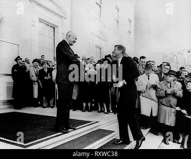 Eisenhower e presidente-eletto John Fitzgerald Kennedy - Dicembre 6, 1960 Foto Stock