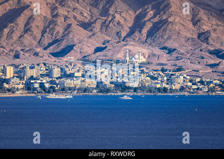 Eilat, Israele - 28 Febbraio 2019: volare oltre la costa a Eilat di Israele. Foto Stock