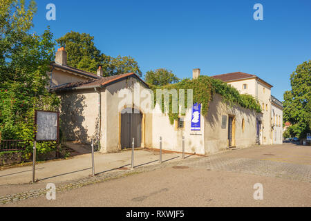 Editoriale: SCY-CHAZELLES, DELLA MOSELLA, Francia, 26 agosto 2018 - Vista sulla strada della casa di Robert Schuman vicino a Metz Foto Stock