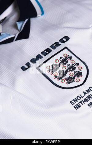 Close up di Inghilterra nazionale di calcio Euro 96 kit. Foto Stock