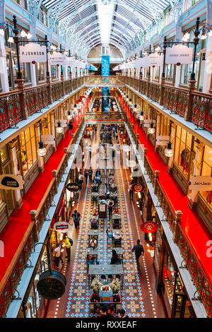 Apertura nel 1892, The Strand Arcade è stato l ultimo dei portici costruito in stile vittoriano, Sydney ed è l'unica rimasta oggi nella sua forma originale. Foto Stock