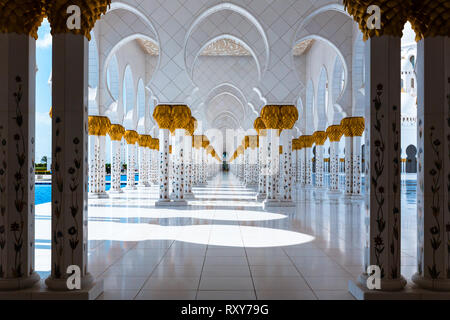 I dettagli di architettura di Sheikh Zayed Grande Moschea di Abu Dhabi, Emirati Arabi Uniti Foto Stock