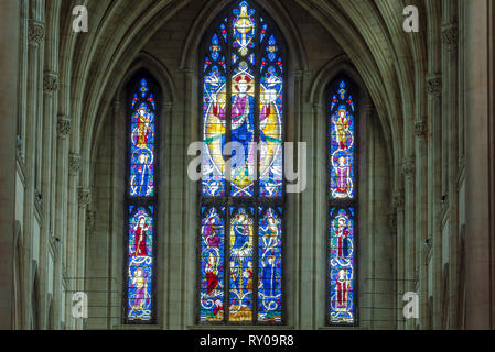 Downside Abbey Church Altar Windows, Somerset, Regno Unito Foto Stock