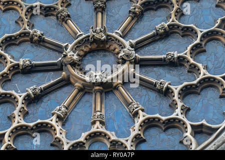 Downside Abbey Church Holly Window Interior, Somerset Regno Unito 4-4 Foto Stock