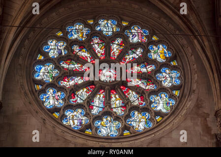 Downside Abbey Church Holly Window Interior, Somerset Regno Unito 2-4 Foto Stock