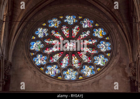 Downside Abbey Church Holly Window Interior, Somerset Regno Unito 1-4 Foto Stock