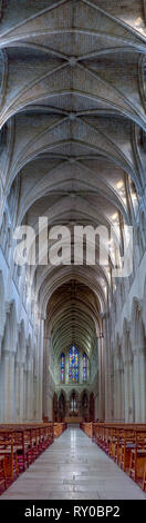 Downside Abbey Church Interior Vertical Panorama, Somerset, Regno Unito Foto Stock