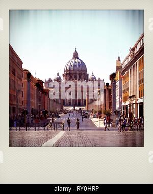 Effetto Polaroid, Vaticano, Roma , la Basilica di San Pietro vista da Via della Conciliazione in Roma, Italia, Europa Foto Stock