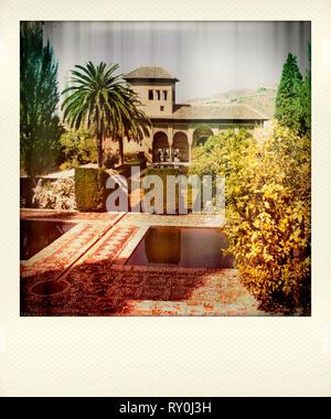 Effetto Polaroid, Partal Palace con giardini Generalife e piscina, Alhambra di Granada, Spagna, Europa Foto Stock