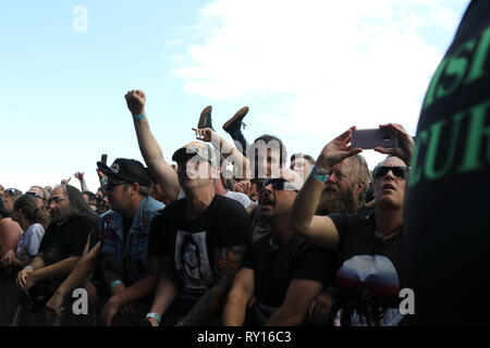 Melbourne, Victoria, Australia. 11 mar 2019. .Una folla enorme assemblati nella parte anteriore di ciascuna delle cinque fasi di banda e scosso per i propri artisti preferiti. Credito: Brett keating/Alamy Live News Foto Stock