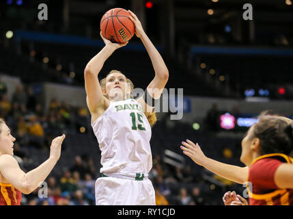 Oklahoma City, OK, Stati Uniti d'America. Undicesimo Mar, 2019. Baylor avanti Lauren Cox (15) tenta un colpo durante la Phillips 66 12 Grandi Womens campionato di pallacanestro di gioco finale tra la signora Baylor Orsi e la Iowa State cicloni a Chesapeake Energy Arena in Oklahoma City, OK. Siegel grigio/CSM/Alamy Live News Foto Stock