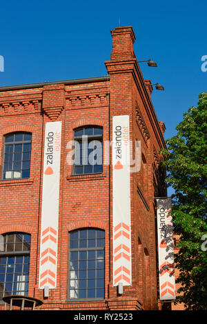 Uscita Zalando, Koepenicker Strasse, Kreuzberg di Berlino, Deutschland Foto Stock