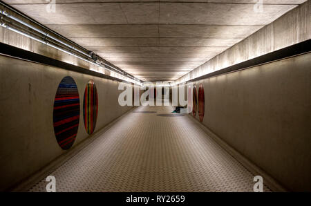 Montreal, Quebec, Canada-March 9 2019: percorso in Peel stazione della metropolitana Foto Stock