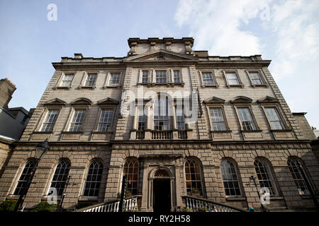 Il centro al Powerscourt i negozi di specialità in un vecchio edificio in stile georgiano a Dublino Repubblica di Irlanda Europa Foto Stock