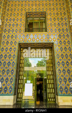 Tehran Niavaran Mansion complesso palazzo cancello di ingresso Foto Stock