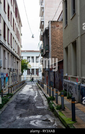 Athens, Grecia - 20 Gennaio 2019: stradina nel centro di Atene, Grecia Foto Stock