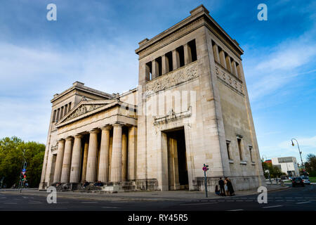 Propylaeen, Koenigsplatz, Monaco di Baviera, Deutschland, Königsplatz Foto Stock