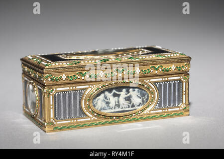 Il tabacco da fiuto Box (Tabatière), 1777-1778. François Chazeray (Francese). Oro e smalto; complessivo: 2,9 x 3,9 cm (1 1/8 x 1 9/16 in Foto Stock