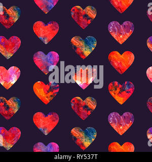 Cuori abstract grunge spruzzi colorati acquerello texture seamless pattern design su sfondo blu scuro Foto Stock
