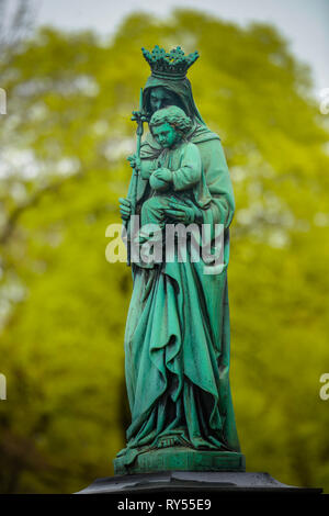 Marienfigur, Nordfriedhof, Ungererstrasse, Monaco di Baviera, Deutschland Foto Stock