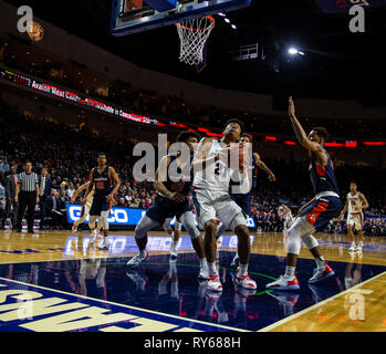 Mar 11 2019 Las Vegas NV, U.S.A. Gonzaga avanti Rui Hachimura (21) rigidi per il cestello durante il NCAA West Coast Conference di pallacanestro degli uomini di torneo semi -finale tra l'onda Pepperdine e i Gonzaga Bulldogs a Orleans Arena Las Vegas NV. Thurman James/CSM Foto Stock