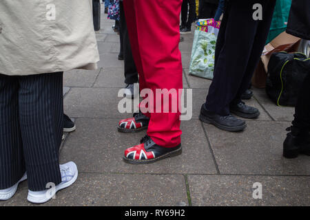 Londra, Regno Unito. Xii Mar, 2019. Pro Brexit manifestanti proteste davanti la significativa votazione in Parlamento. Credito: Thabo Jaiyesimi/Alamy Live News Foto Stock