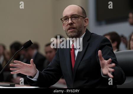 Washington, Distretto di Columbia, Stati Uniti d'America. Xii Mar, 2019. Ufficio di gestione e bilancio Direttore RUSSELL VOUGHT testimonia in una casa Comitato Bilancio audizione, Marzo 12, 2019 Credit: Douglas Christian/ZUMA filo/Alamy Live News Foto Stock