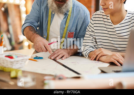 Designer di moda dal luogo di lavoro Foto Stock