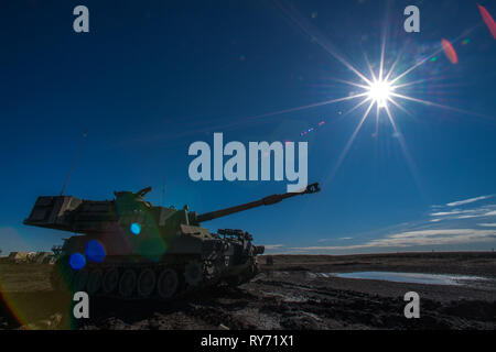 Campo 148th Reggimento di Artiglieria del 116Brigata di cavalleria contro la squadra, conduce il campo Società gunnery artiglieria Mar. 4, 2019, il frutteto Combat Training Center. Questo è l'ultimo evento di formazione prima dell'Idaho esercito Guardia nazionale svolge la propria attività di formazione nazionale di rotazione centrale. Foto Stock